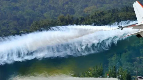 พนักงานไอพ่นผจญมะเร็งมหาภัย