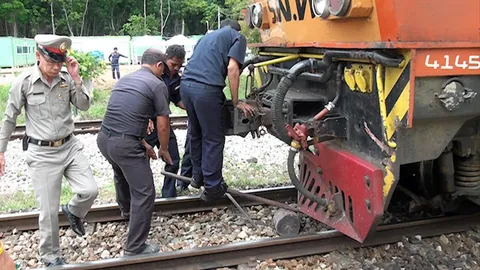 รถไฟสายใต้พุ่งชนกระบะที่สงขลา เจ็บ 1