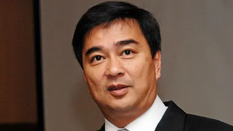 'มาร์ค' จี้ 'นายกฯ'สอบไมค์แพง ยัน 'โอ๊ค' มีสิทธิ์ส่งสัญญาณ'แม้ว