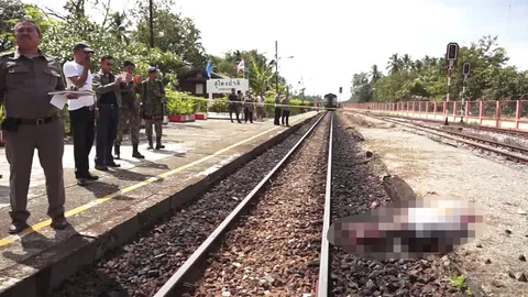 เฒ่าวิ่งขึ้นรถไฟ ก้าวพลาดตกบันได ถูกเหยียบดับที่นราฯ