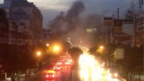 ไฟไหม้ตึกแถวลาดพร้าว 72 จราจรหนึบแนะเลี่ยงเส้นทาง