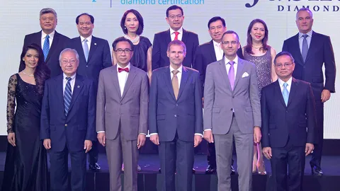 แบรนด์เพชรไทยรายแรก คว้ารางวัลธุรกิจค้าปลีกโลก