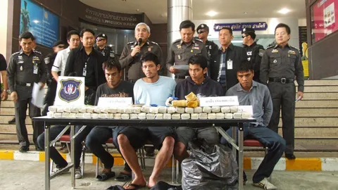 รวบแก๊งค้ายาบ้า-ไอซ์ เครือข่ายปทุมฯ ยึดของกลางค่า20ล้าน