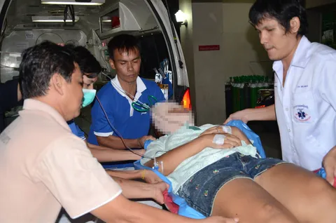 สาว15หวิดดับ กรรไกรตกชั้นวาง ปักหัวสยดสยอง