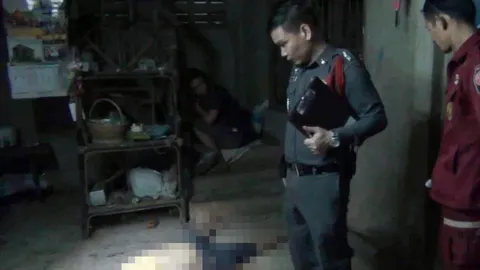 แม่ม่ายอยู่บ้านคนเดียว เมาตกบันไดคอหัก!