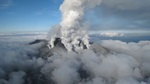 สุดสลด !! คืบหน้าภูเขาไฟระเบิดญี่ปุ่น พบผู้เสียชีวิตแล้ว 31ราย