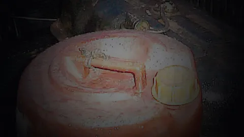 ไม่ยอมตื่น! เพื่อนแกล้งแรง ราดน้ำมันจุดไฟย่างสดเจ็บสาหัส  