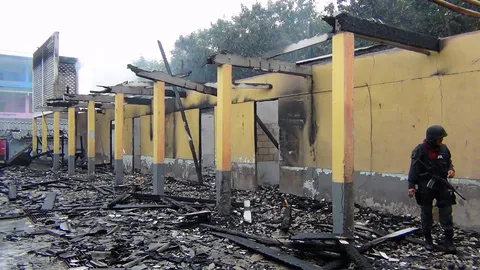 ปัตตานีป่วนหนัก ลอบเผาโรงเรียน 6 แห่ง