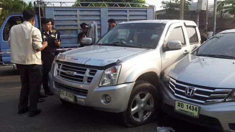 ลูก อบต.ค้ายาไอซ์ หนีตำรวจยิงตัวเองดับคารถ