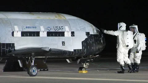 เครื่องบินจรวดกลับราชการลับ22เดือน