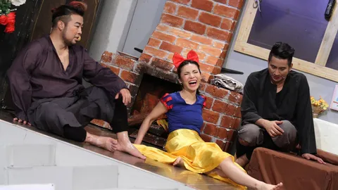 'บุ๊คโกะ-ต้นหอม' แข่งประชันสวยในร่างสโนว์ไวท์ 'เกมตลกหกคะเมน'