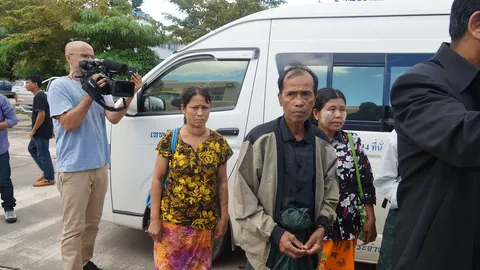 พ่อแม่ 2 ผู้ต้องหาพม่าลุยคุกเยี่ยมลูก ร้องรื้อคดีเกาะเต่าใหม่