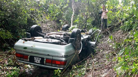 เหลือเชื่อ!! หนุ่มมาเลย์รถตกเหวไม่ตาย คลานขอความช่วยเหลือมา 3 วัน