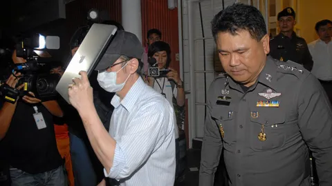 ฝรั่งผ่าซิลิโคนดับ