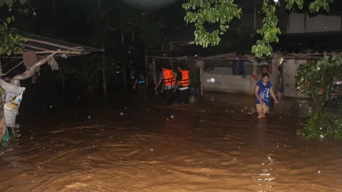 ชาวเบตงอ่วม ฝนกระหน่ำเป็นชั่วโมงน้ำท่วมบางหมู่บ้านแล้ว