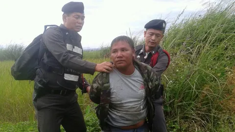 สกัดจับ 2 ชาวเขาขนยาบ้า 2 หมื่นเม็ดฝ่าด่านตรวจ 