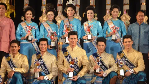 2นักศึกษา คว้าตำแหน่ง เทพี-เทพบุตร ยี่เป็ง เชียงใหม่ 