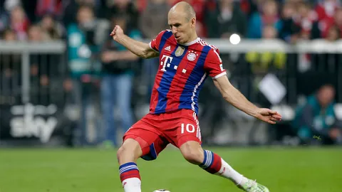 'ซามเมอร์' เชื่อ 'ร็อบเบน' ฝีเท้าเทียบเท่า 'เมสซี-โรนัลโด'