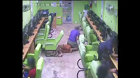 ประจานทั่วโลก! ฝรั่งแชร์สนั่นคลิปโจ๋ไทย ฟัดกันนัวในร้านเน็ต