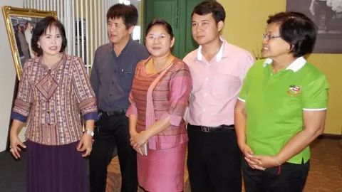 ค้นหาเด็กชายก้มกราบในหลวง 'ภาพประทับใจ' เสด็จฯที่ราชบุรี เมื่อปี พ.ศ.2512