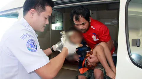 ช่วย ด.ช. วัย 4 ขวบ ร้องลั่น มือติดคาเครื่องบดหมู 