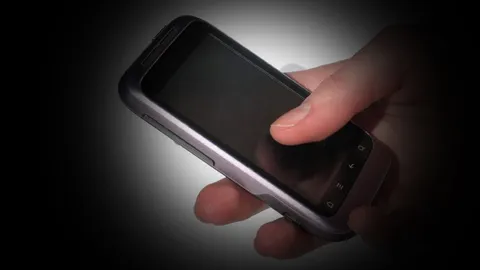 ตร.พัทยารวบพ่อค้าโรตีฉกมือถือสาวจีนซุกใต้รถเข็น