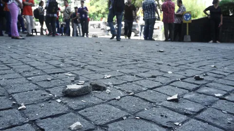 แผ่นดินไหวที่อินโดฯ ซ้ำสอง ยกเลิกเตือนภัยสึนามิ 