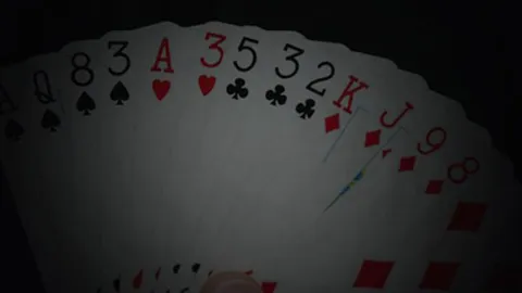 ฟังไม่ขึ้น! ให้ออก 2 ด.ต.อยู่ในบ่อนขณะทหารบุกจับ