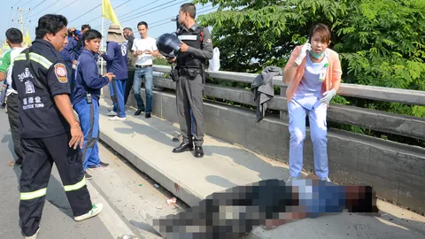 ประกบยิง