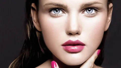 หญิงไทยที่สวย ด้วยเทคโนโลยี ร้องทั้งร้อย อยากหน้าเด็ก เล็กเรียว