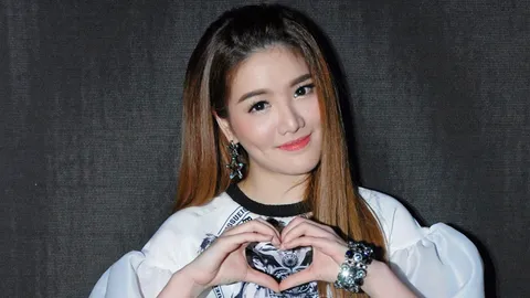 'แกรนด์'โป๊ะรูปหลุด!รับคุยหนุ่มตี๋ เผย'พี่เกรซ'ห่วงเร็วไปยังไม่พร้อมพามาเจอ