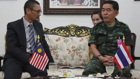 กงสุลใหญ่มาเลย์ เข้าถกแม่ทัพภาคที่ 4 หาแนวทางดับไฟใต้
