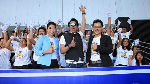 ‘พี่เบิร์ด’ยกก๊วนส่งความสุข ฉลอง 54ปีสีเบเยอร์ !!