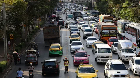 เตือนการจราจร เสาร์ 29 พ.ย. ติดชัวร์...วันรวมตัวอภิมหางานช้าง