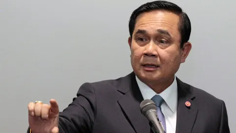 คนโซเชียลฯแห่กดไลค์ จับตาเปลี่ยนฉากหลังรายการคืนความสุข (ชมคลิป)