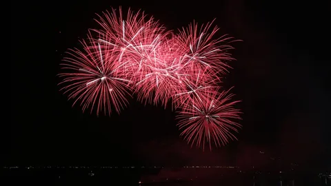 นักท่องเที่ยวแห่ร่วมงาน เทศกาลพลุนานาชาติพัทยา คาดเงินสะพัด