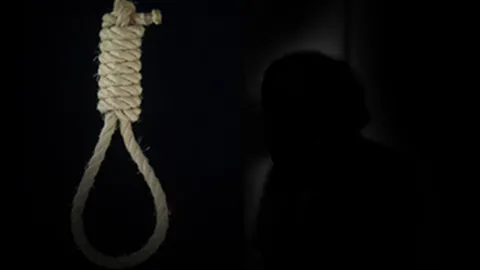 เครียดหนัก! หนุ่มใหญ่ตกงานคิดสั้นผูกคอตัวเองดับ