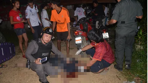 เหี้ยม! จ่อยิงหัวสองหนุ่มคู่หูดับ ขณะนั่งเม้าท์กับเพื่อน