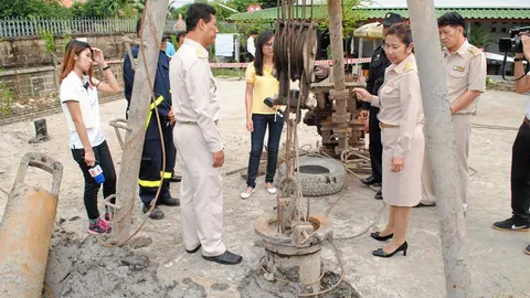 ปิดกั้นพื้นที่หลุมก๊าซมีเทนตลิ่งชัน สั่งชะลอก่อสร้าง