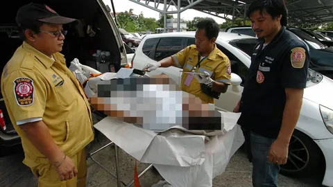 ถูกจับกลืนถุงยาบ้า ติดคอดิ้นพราดดับ