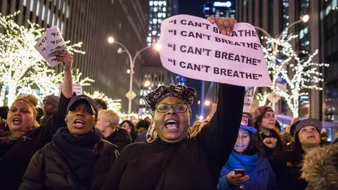 ยกฟ้อง ตร.ขาวอีกนาย ผิวสีฉุนชุมนุมแน่นนิวยอร์ก