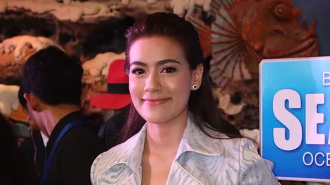 ‘คิม’ ปัดเหวี่ยงสื่อไม่ให้สัมภาษณ์แต่นั่งเล่นมือถือรอ ‘หมาก’