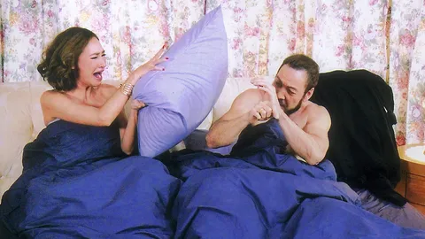 ‘เจน’เหวี่ยงโดนปล้ำ! ‘หมู’หวิดโป๊กลางจอ