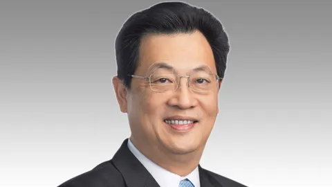 นักการเงินแห่งปี 2557 มติเอกฉันท์เลือก “บุญทักษ์ หวังเจริญ”