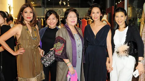 บ้านหลังใหม่ห้องเสื้อ Pichita