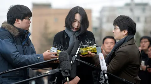 เผยครั้งแรก! สจ๊วต ‘โคเรียน แอร์’ โดนสั่งให้คุกเข่า ก่อนไล่ลงจากเครื่อง