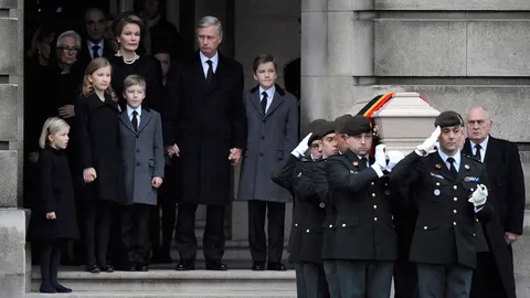 ยิ่งใหญ่สมพระเกียรติ พระราชพิธีพระศพ “อดีตพระราชินีในดวงใจชาวเบลเยียม”