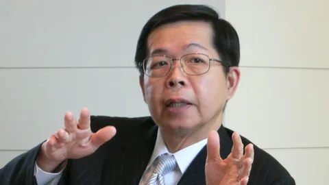 'ประสาร' ไม่กังวลบาทอ่อน ชี้ยังปกติผันผวนระดับกลาง