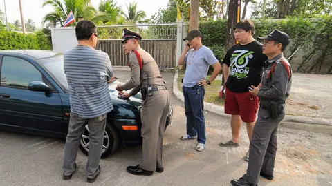 ตร.คุมเข้มรถที่เข้า-ออก บ้านศรีรัศมิ์