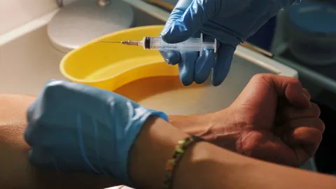 กัมพูชาสั่งสอบด่วน หลังผู้ต้องสงสัยติด HIV จากเข็มใช้ซ้ำเกิน 100 คน